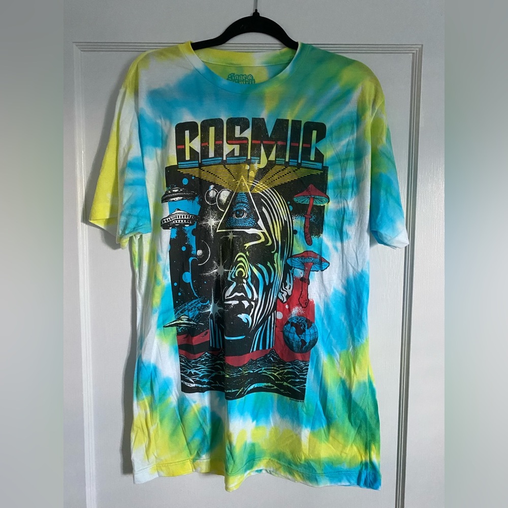 ⚡️ Cosmic tie dye graphic tee